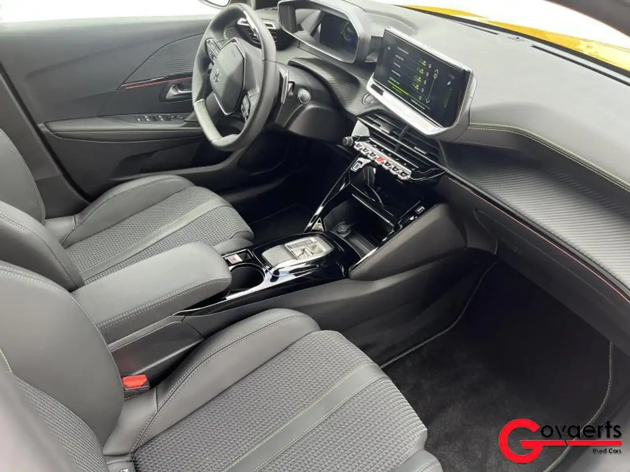 Peugeot 208 GT 12