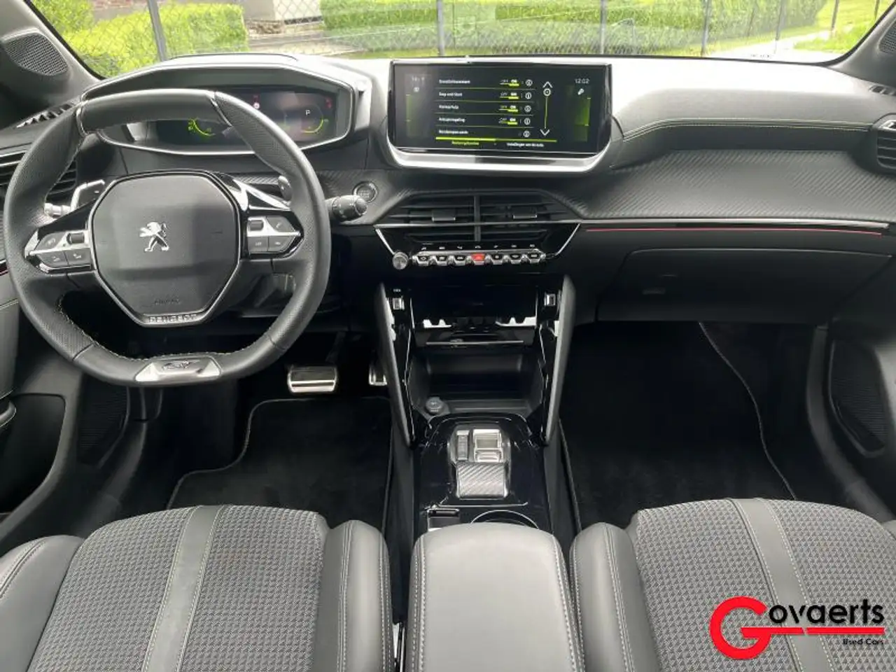 Peugeot 208 GT 11