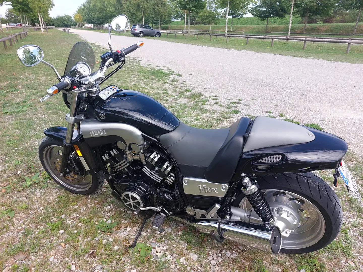 Yamaha Vmax Noir - 1