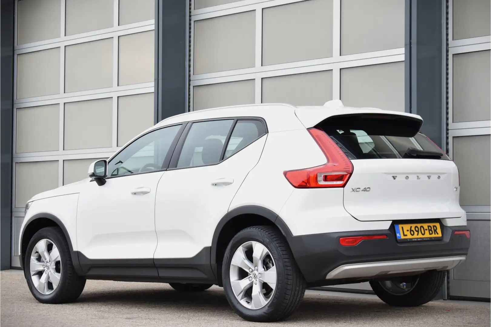 Volvo XC40 1.5 T2 Business Pro | OrigNL NAP Trekhaak | Pilot Blanc - 2
