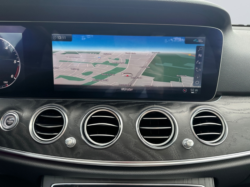 Mercedes-Benz E 220 T-Modell E220d Avantgarde *Pano*AHK* — photo 15
