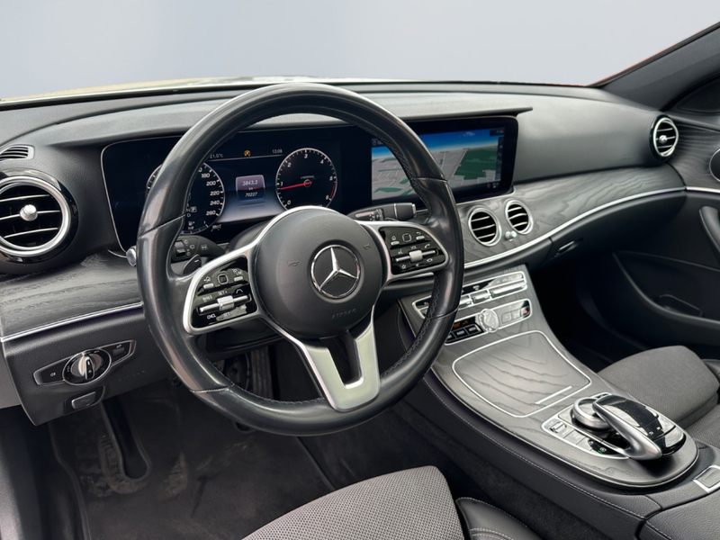 Mercedes-Benz E 220 T-Modell E220d Avantgarde *Pano*AHK* — photo 9