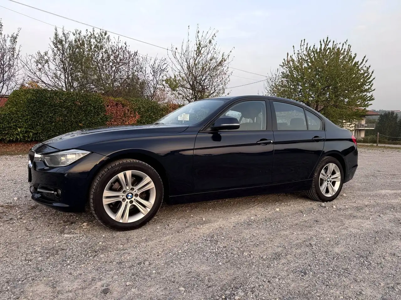 BMW 318 318d Sport — photo 1 of 16