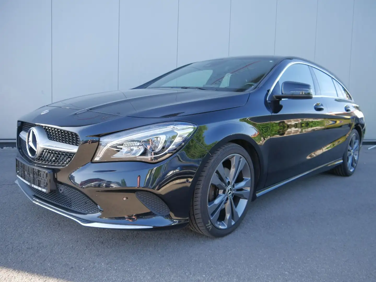 Mercedes-Benz CLA 200 d SB URBAN NAVI/LED/RFK/PDC Schwarz - 1