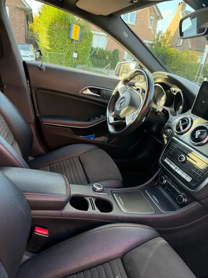 Mercedes-Benz CLA 180