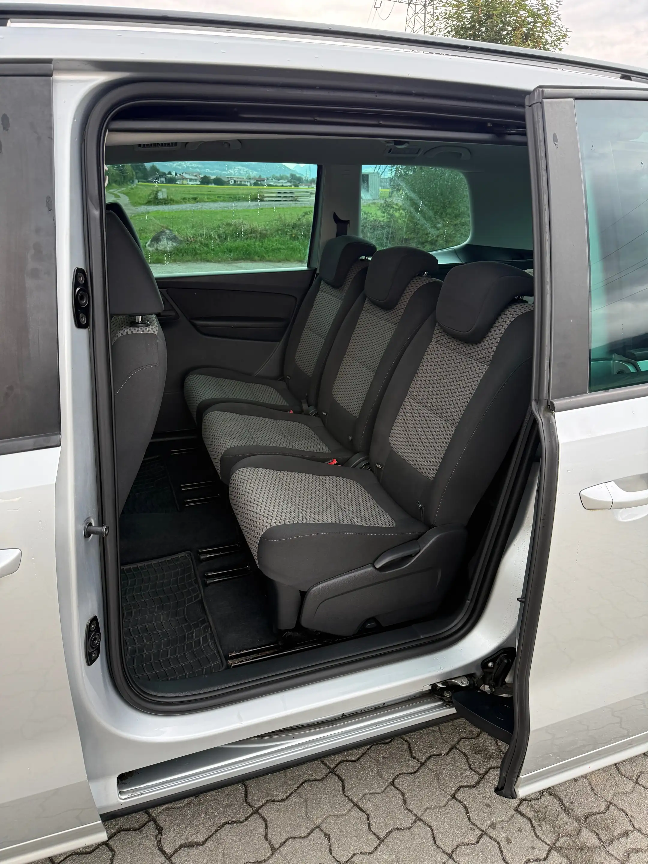 Volkswagen Sharan 2.0 TDI — photo 12