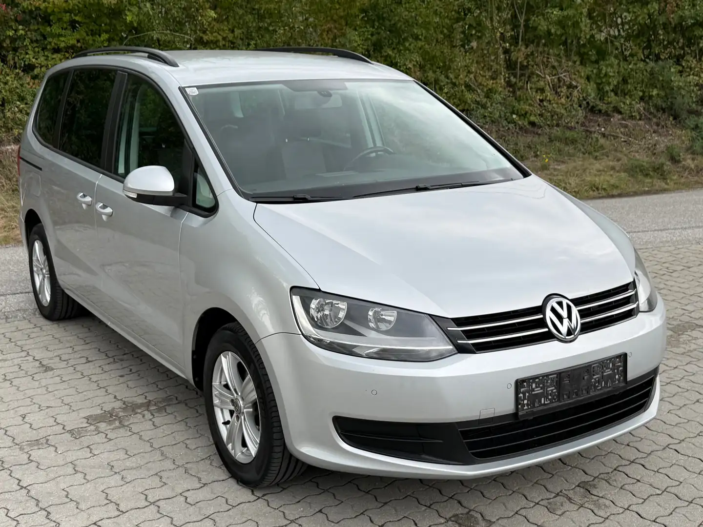 Volkswagen Sharan 2.0 TDI Grau - 1