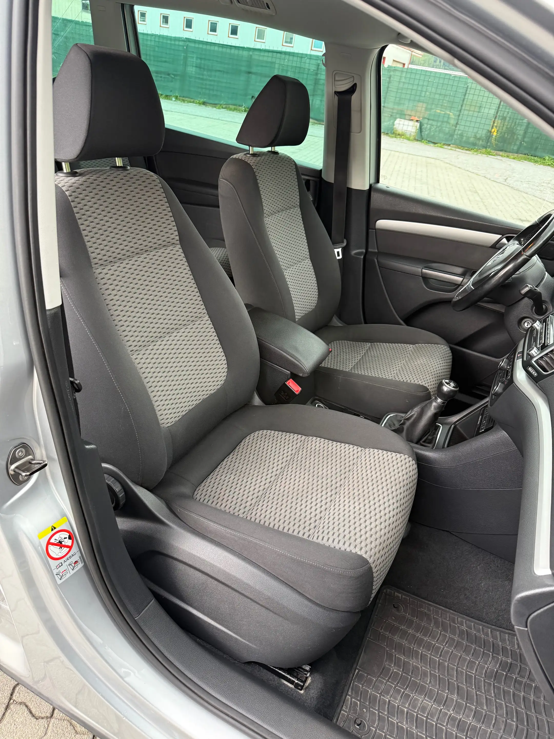 Volkswagen Sharan 2.0 TDI — photo 15