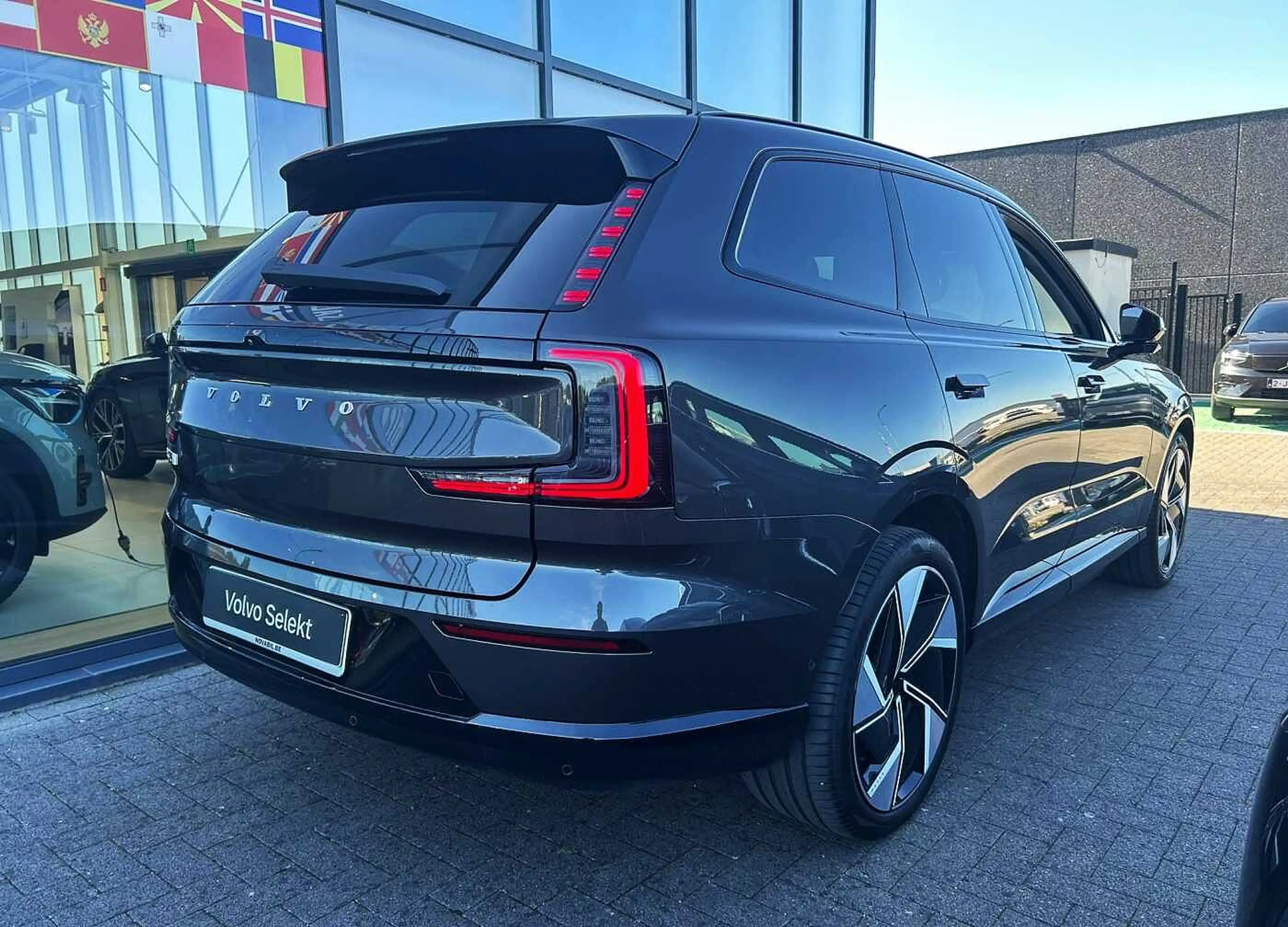 Volvo EX90 Ultra, Twin Motor Performance, Électrique, 7 place — photo 4