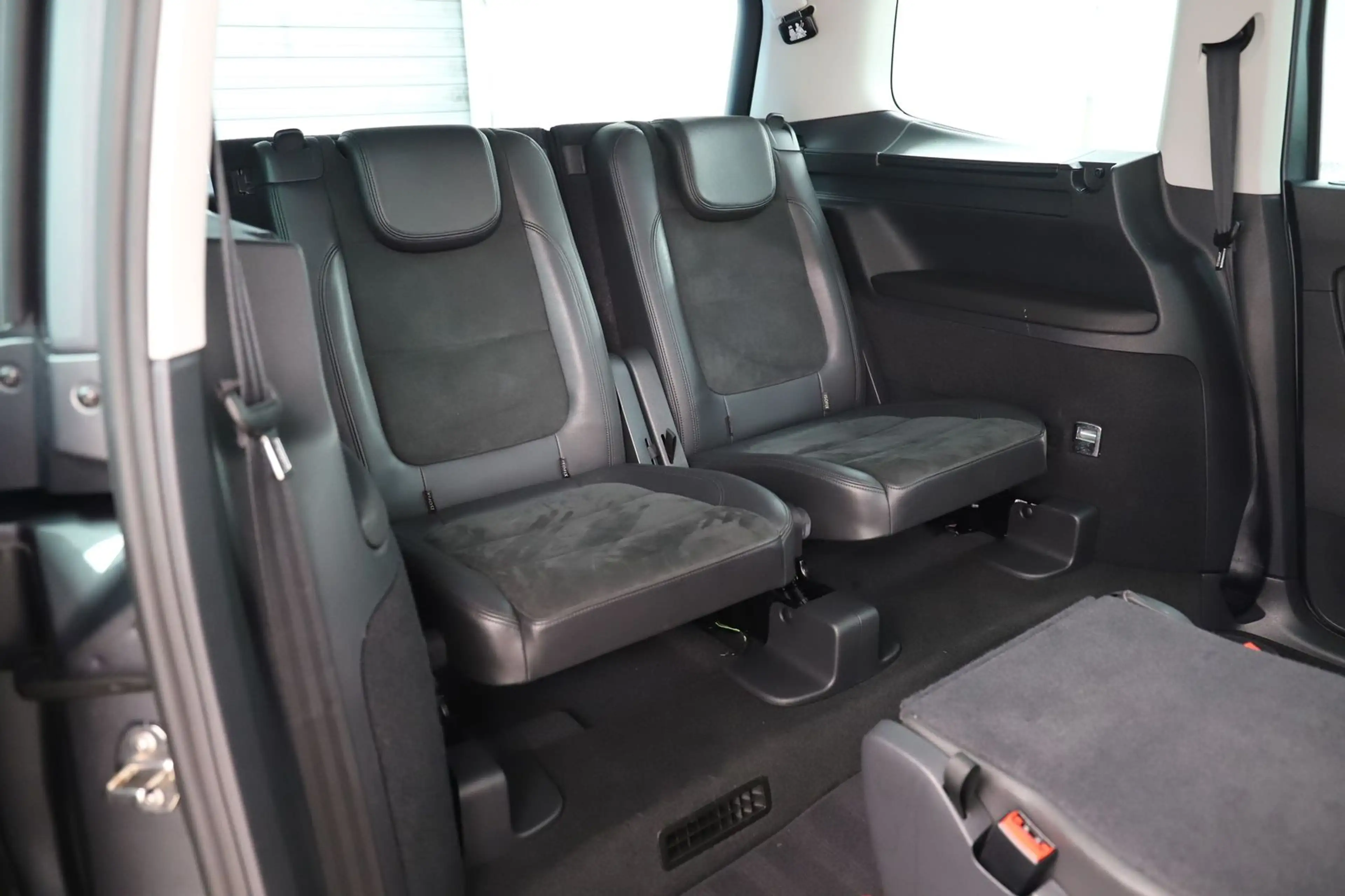 Volkswagen Sharan 2.0TDI 170PS DSG Highline Pano AHK 7Sitz — photo 14
