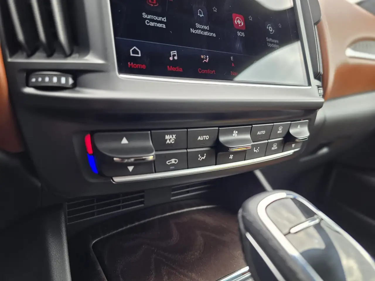 Maserati Levante снимка Maserati Levante