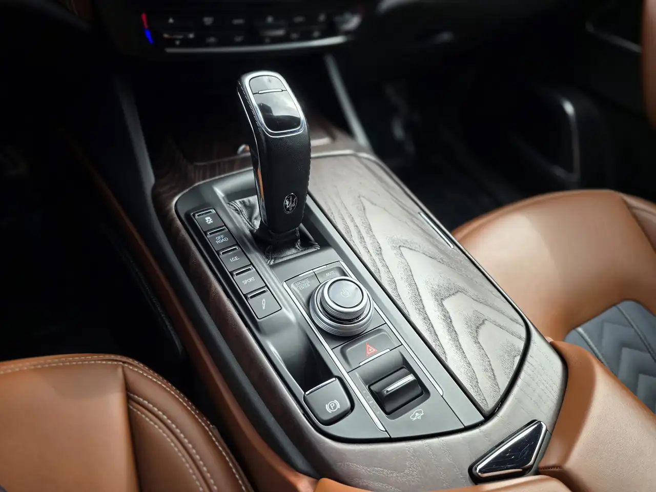 Maserati Levante снимка Maserati Levante
