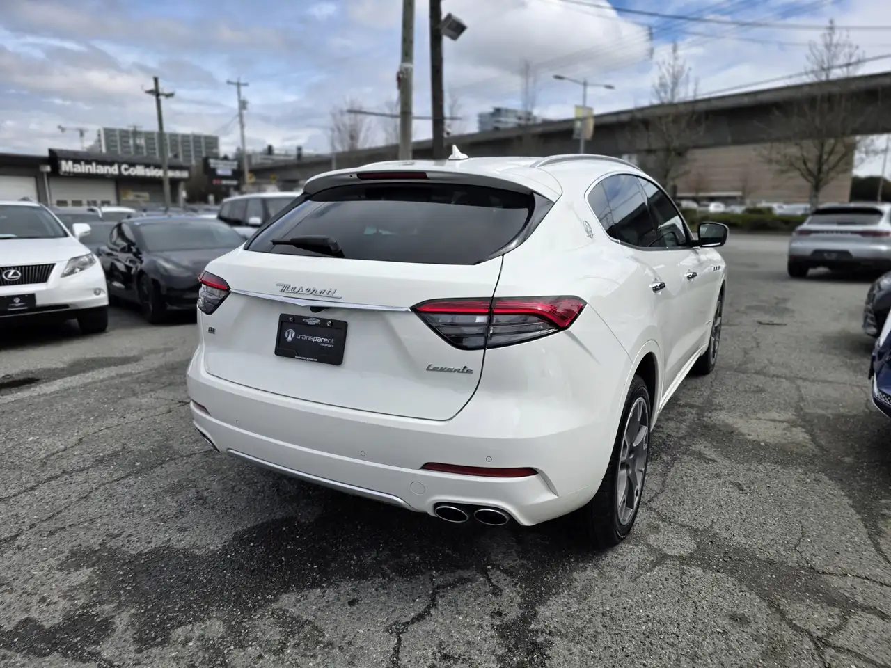Maserati Levante снимка Maserati Levante
