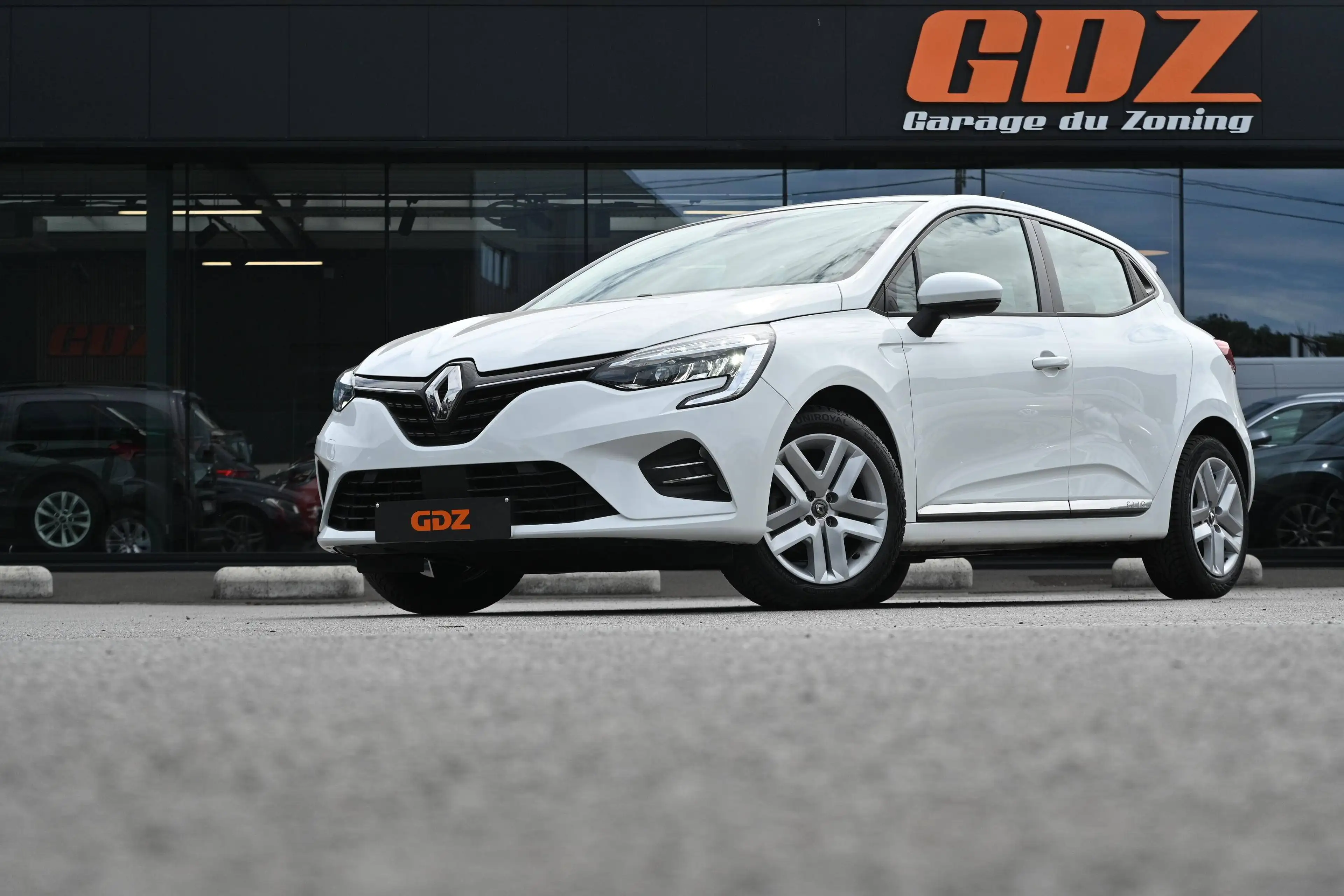 Renault Clio Clio 1.0 TCe 100 Ch Corporate Edition — photo 3