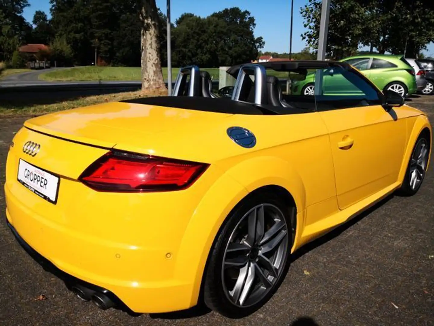 Audi TTS Roadster 2.0 TFSI quattro Žlutá - 2