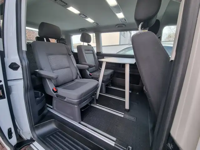 Volkswagen T6.1 Multivan T6.1+7-SITZE+MULTIVAN+GRA+NAVI+APP+AHK+SHZG+PDC+++