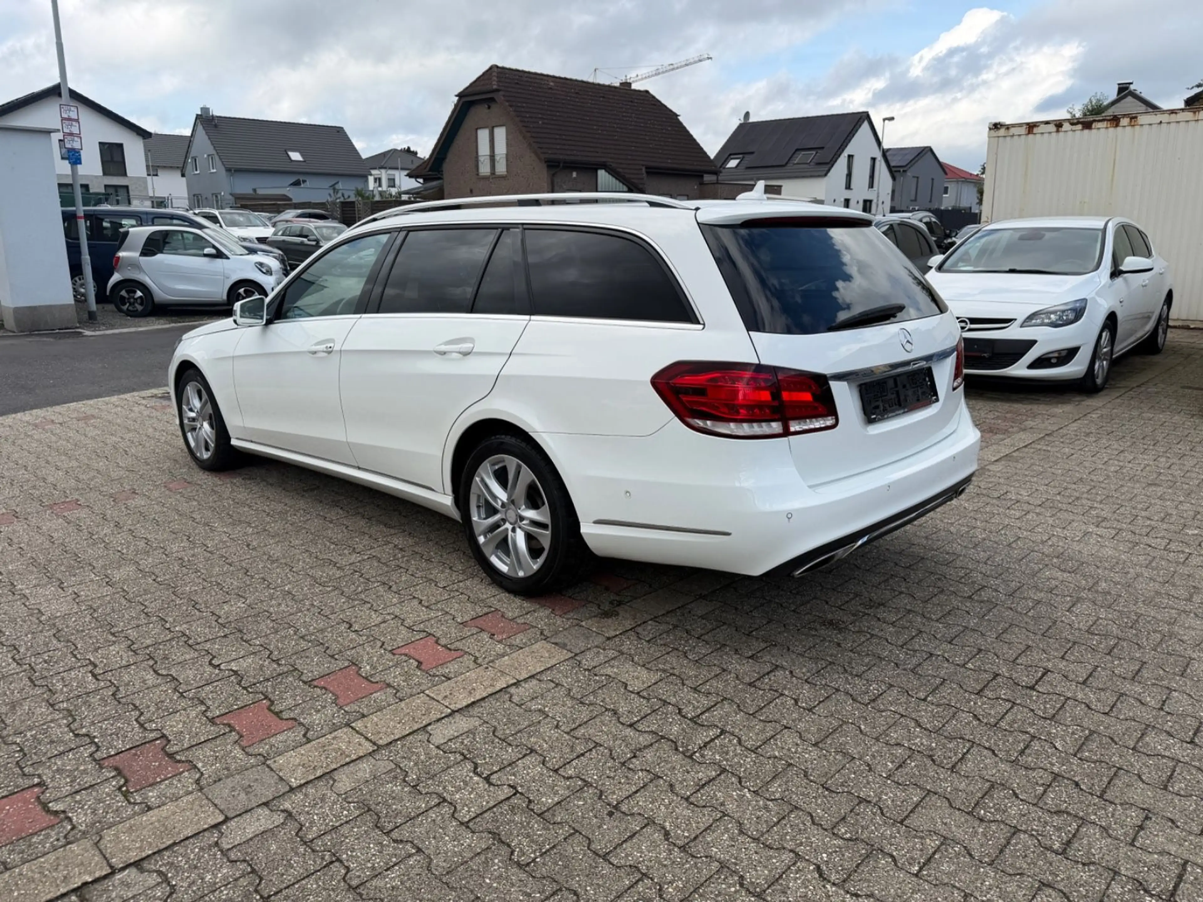 Mercedes-Benz E 350 BlueTec 4Matic Avantgarde ILS Distronic — photo 7