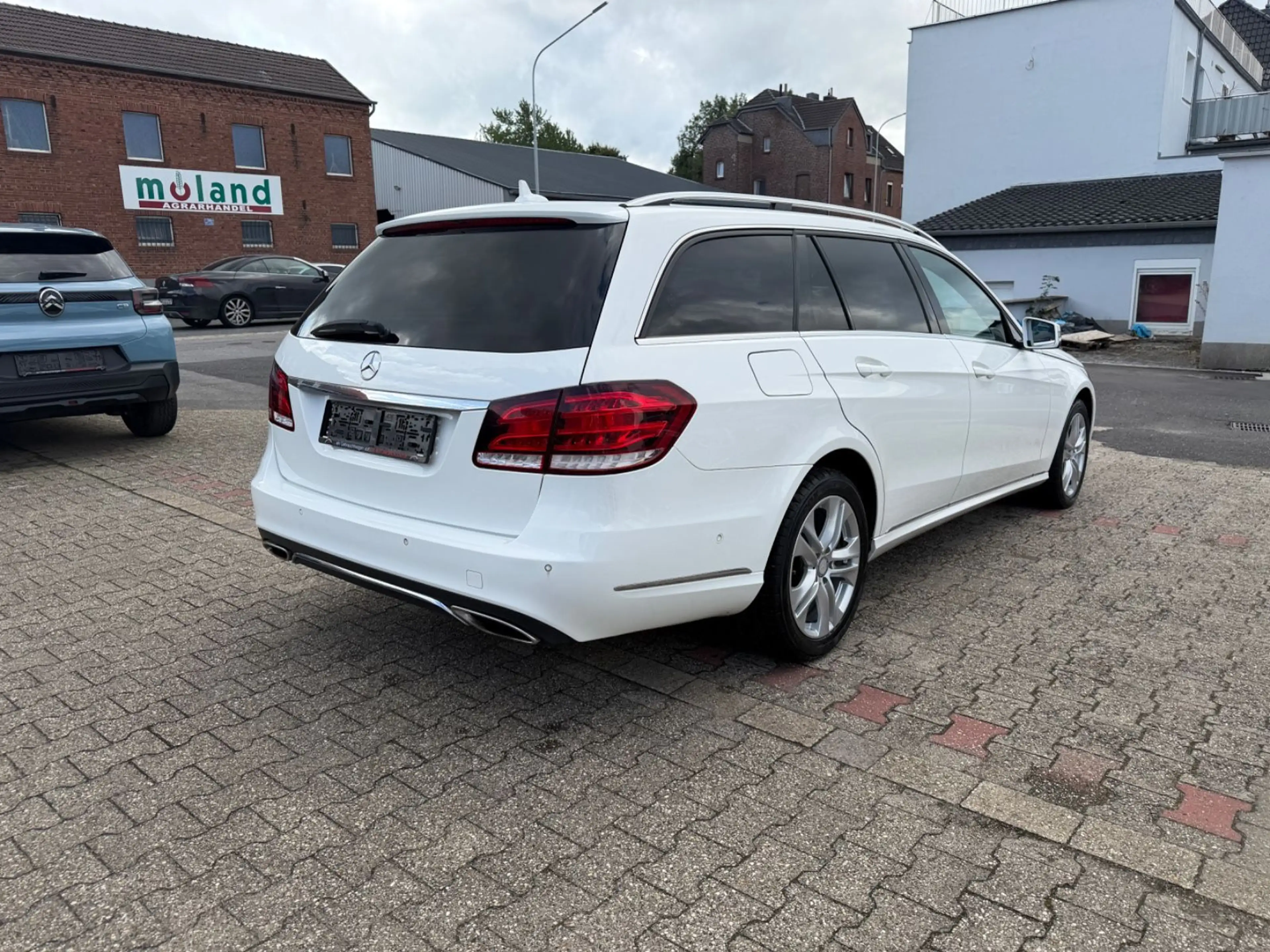 Mercedes-Benz E 350 BlueTec 4Matic Avantgarde ILS Distronic — photo 5