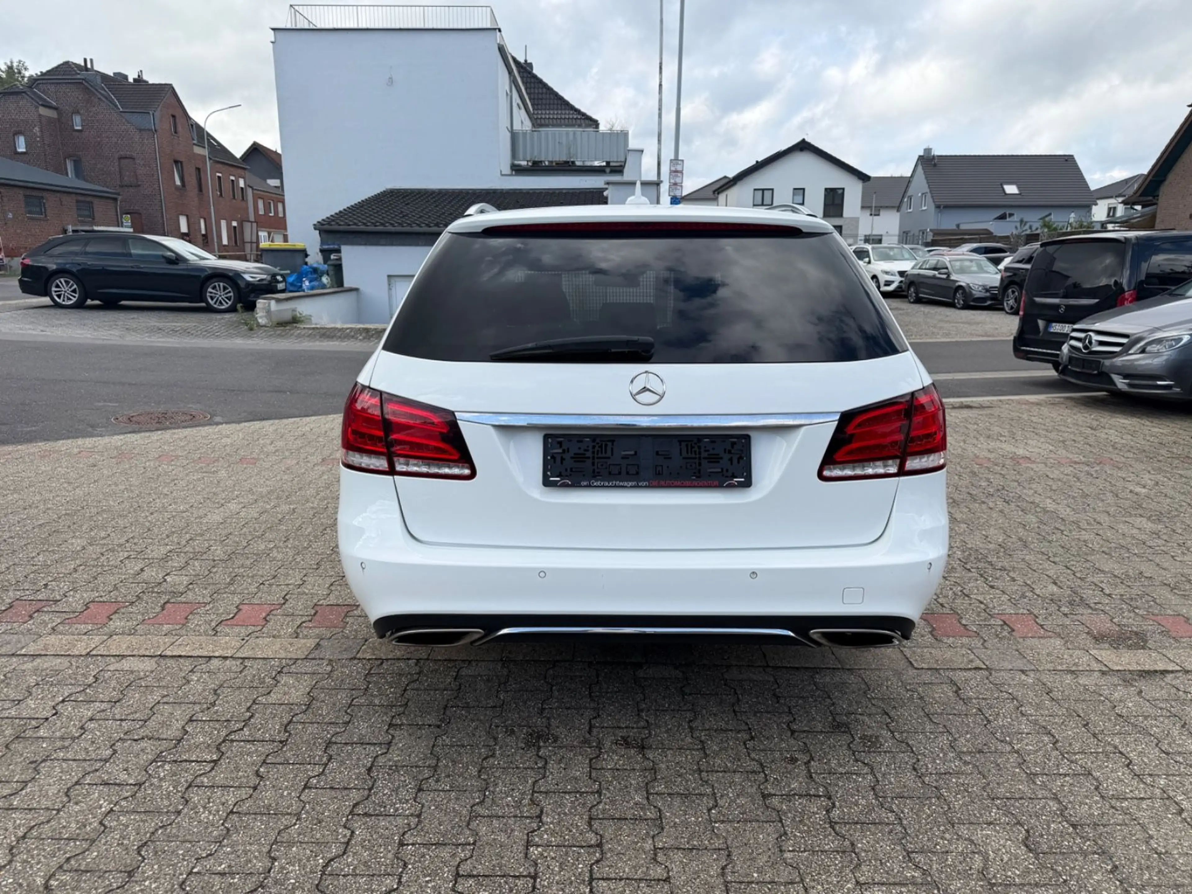 Mercedes-Benz E 350 BlueTec 4Matic Avantgarde ILS Distronic — photo 6