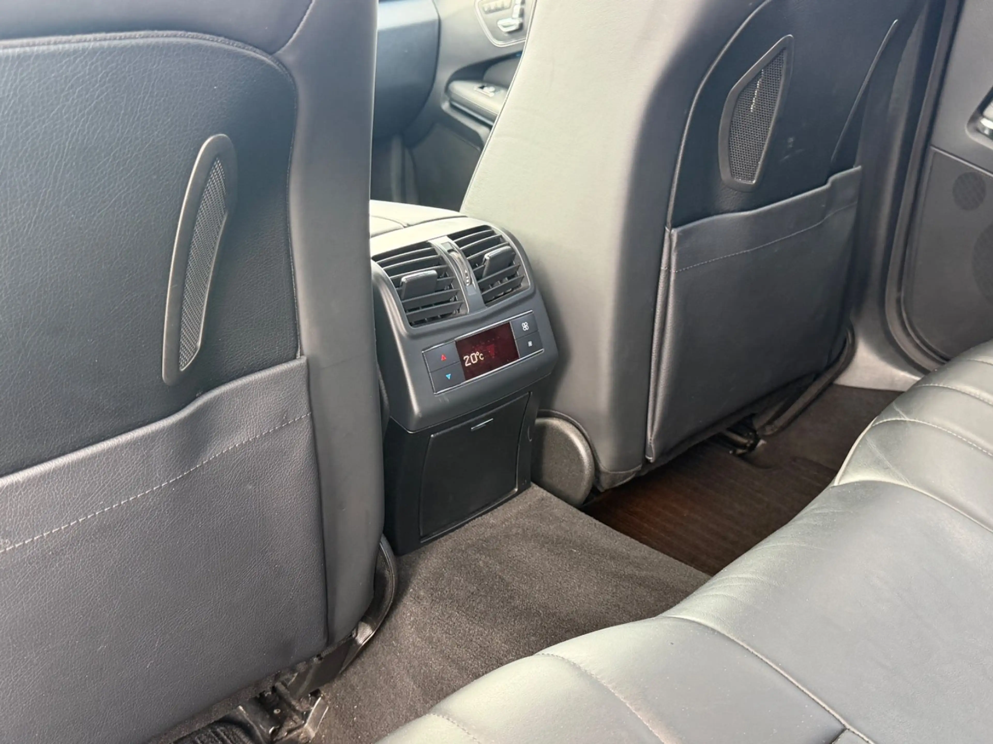 Mercedes-Benz E 350 BlueTec 4Matic Avantgarde ILS Distronic — photo 10