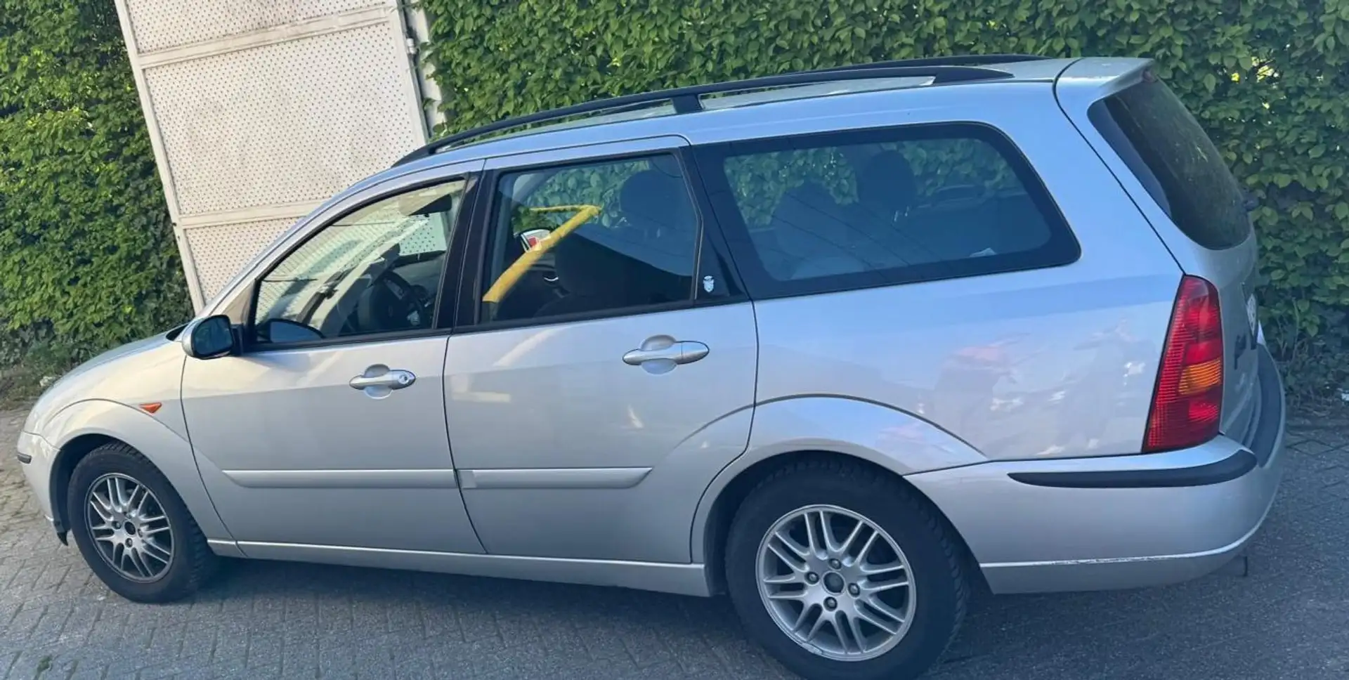 Ford Focus Focus 1.6 Turnier Futura goed onderhoude Automaat Argent - 2