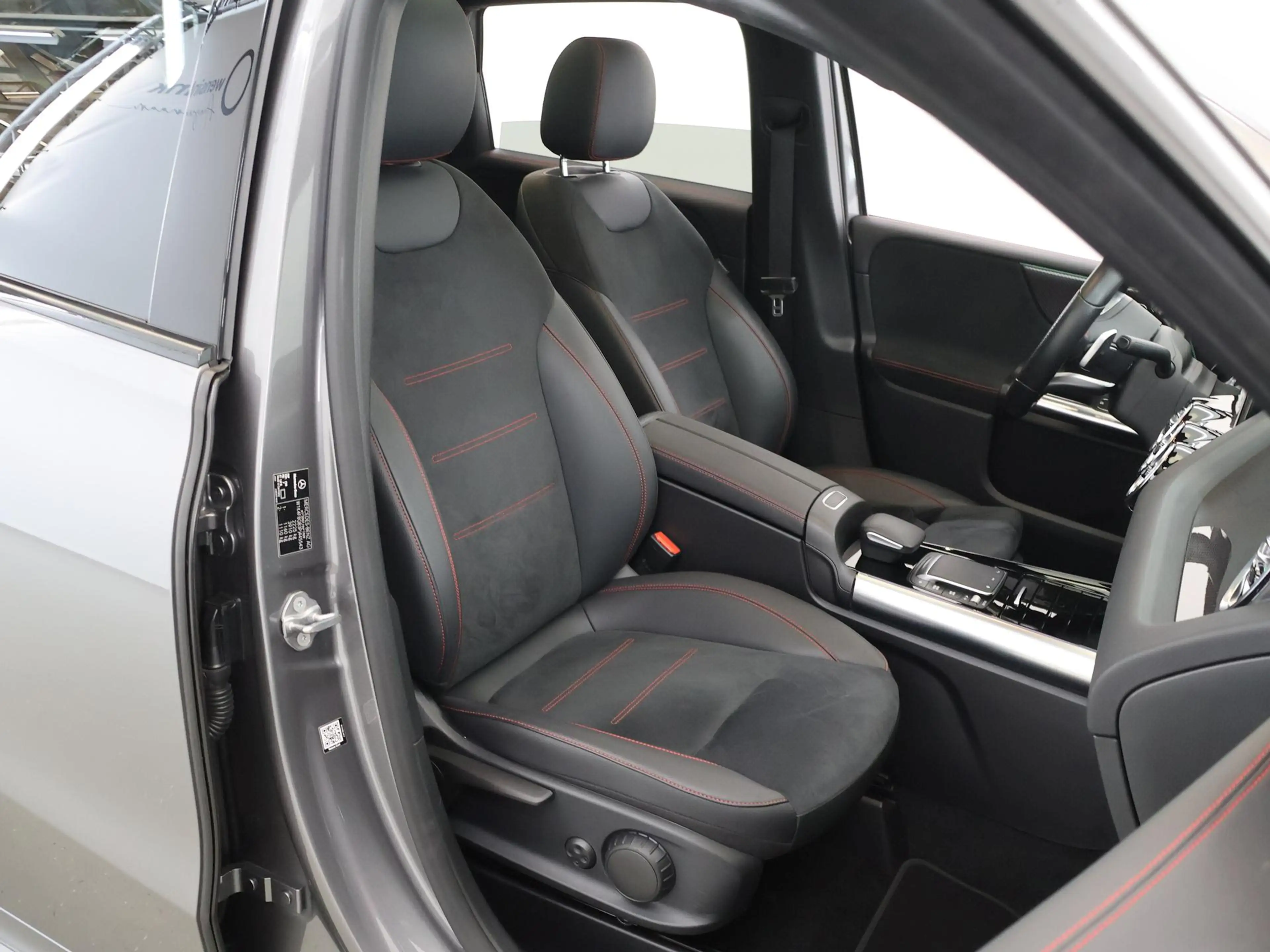 Mercedes-Benz B 250 e AMG Line | Panoramadak | Night pakket | Widescre — photo 10