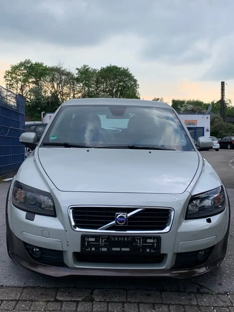 Volvo C30 2.0 Momentum*KLIMA*SITZ-HZ*TÜV/INS NEU Weiß - 2