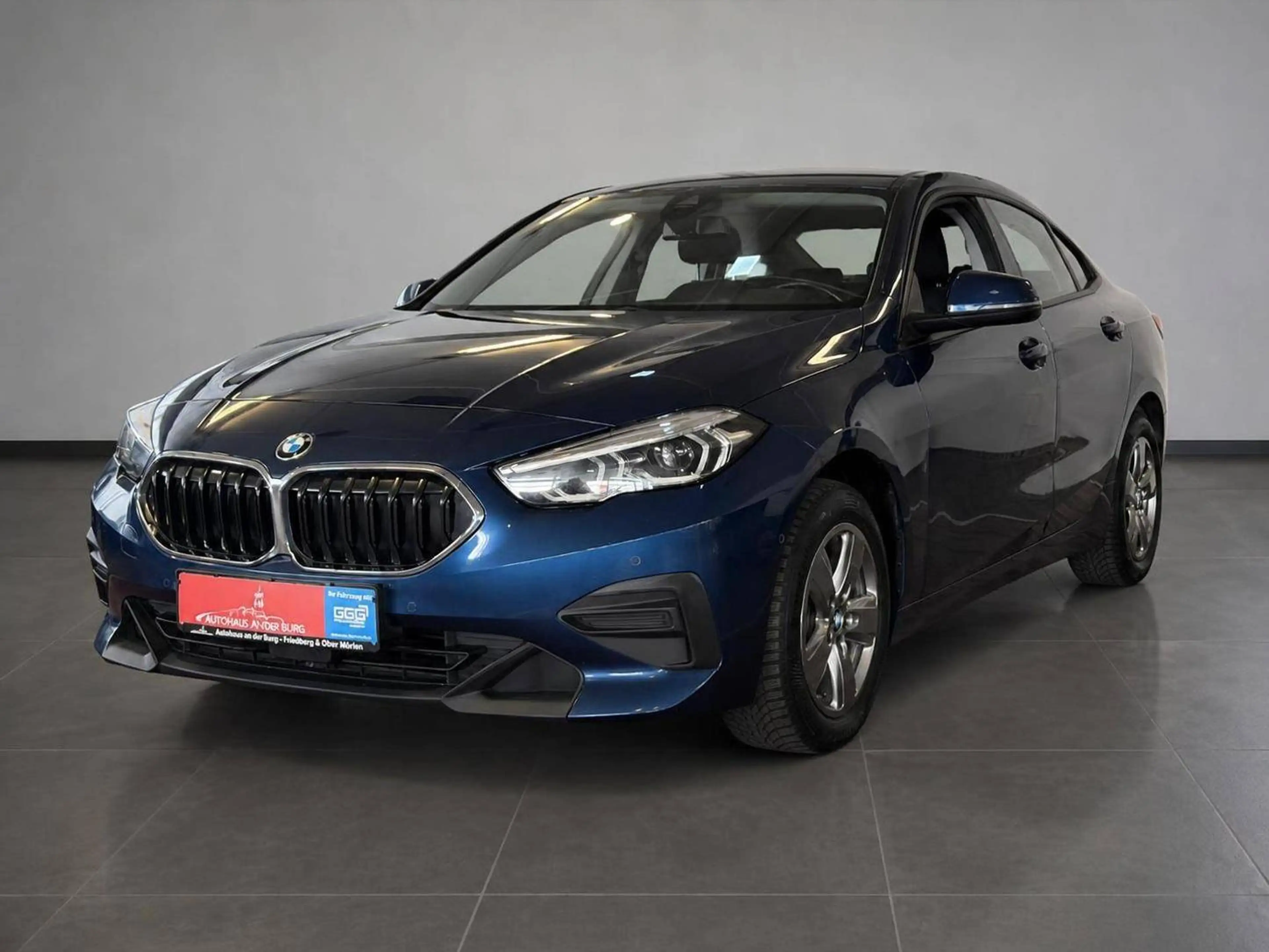BMW 216 d — photo 3