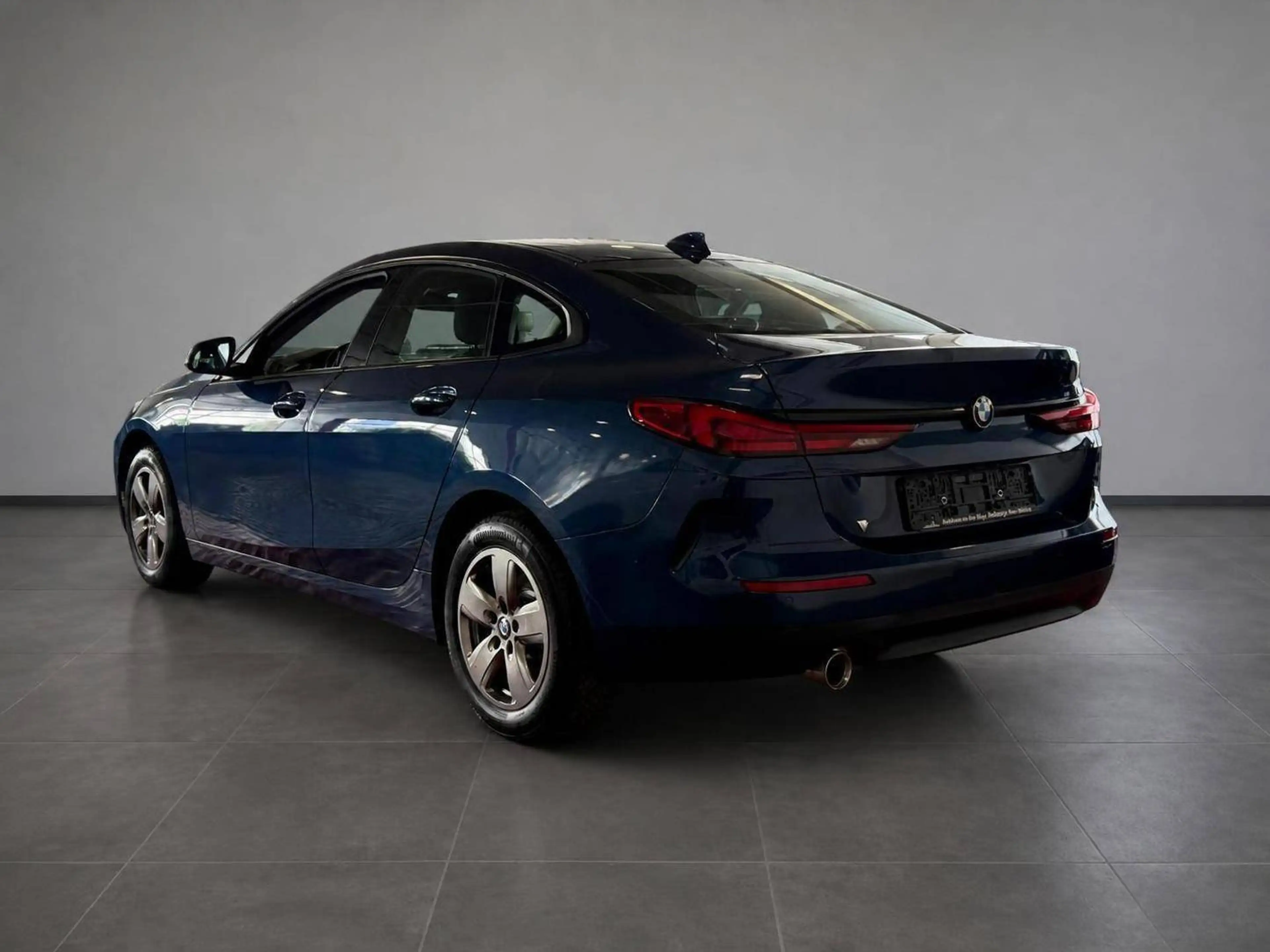 BMW 216 d — photo 4