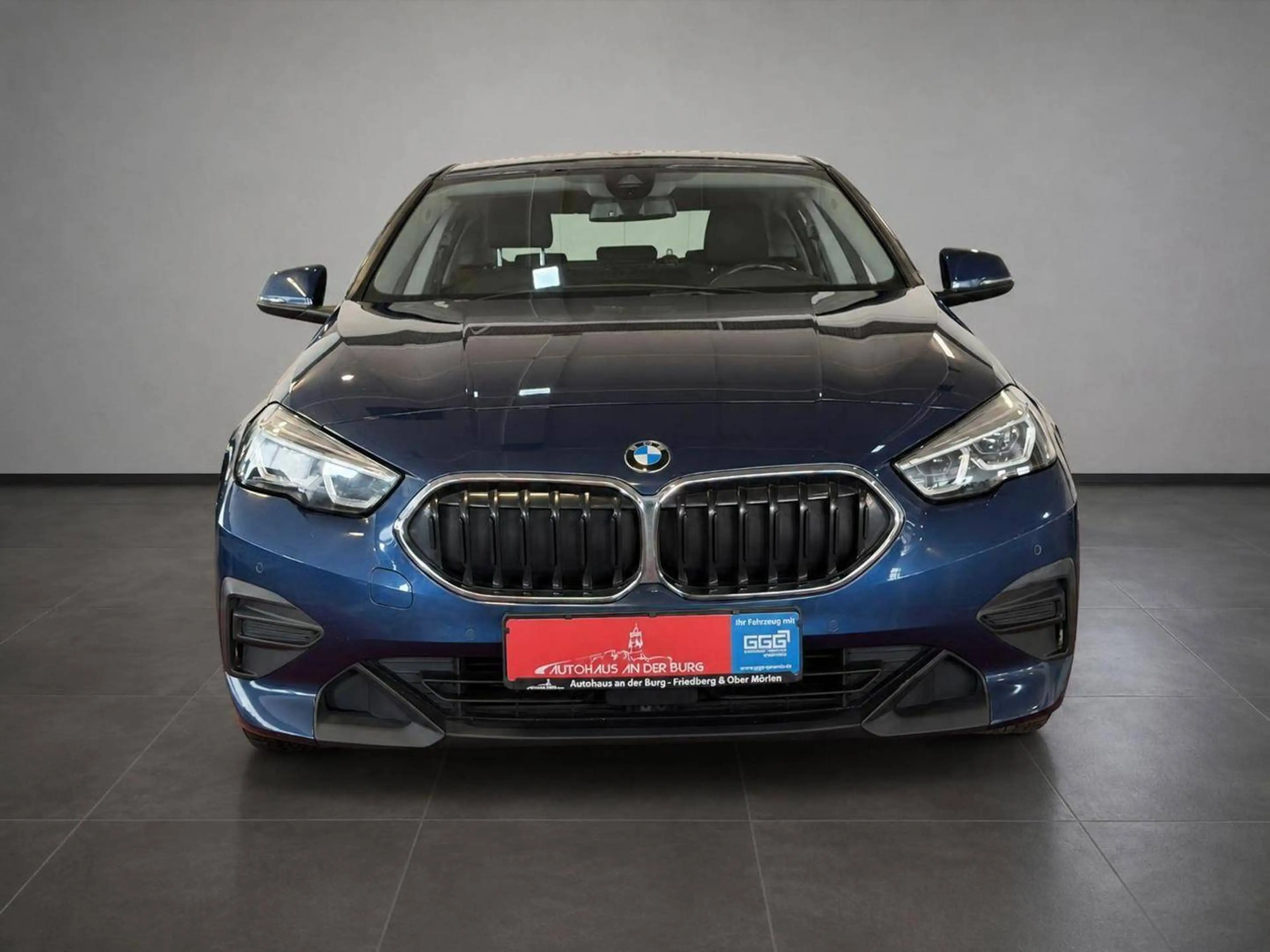 BMW 216 d — photo 2