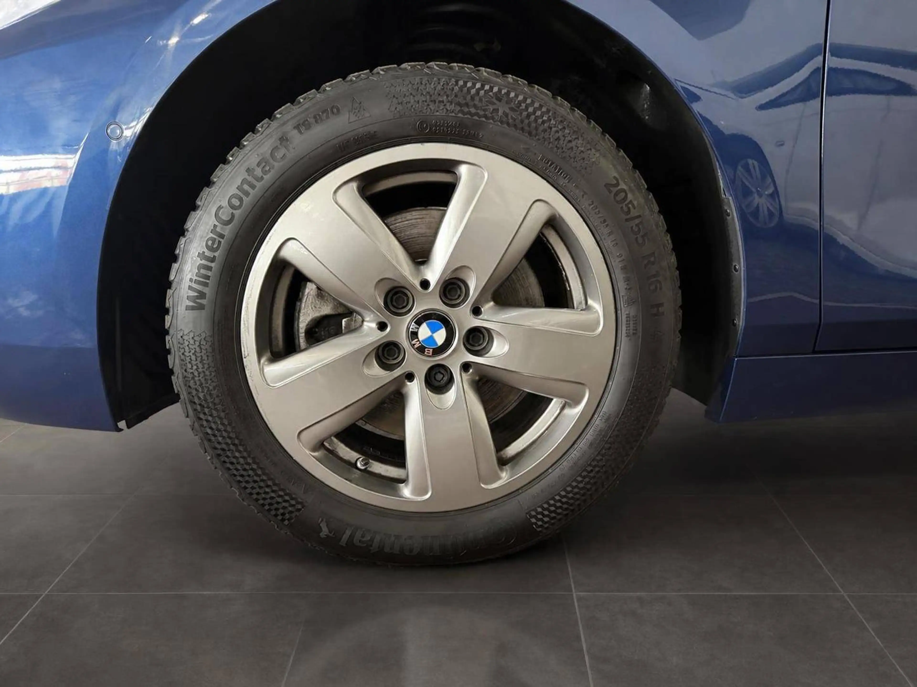 BMW 216 d — photo 9