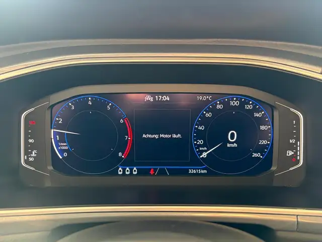 Volkswagen T-Roc view 7
