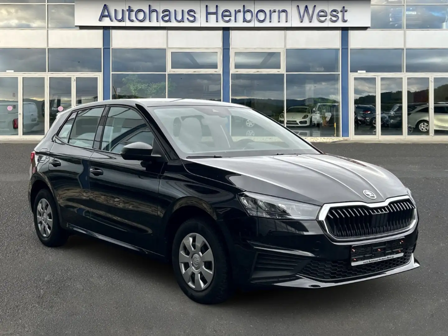 Skoda Fabia 1.0 TSI Essence LED Allwetterreifen Klima PDC hint Negro - 2