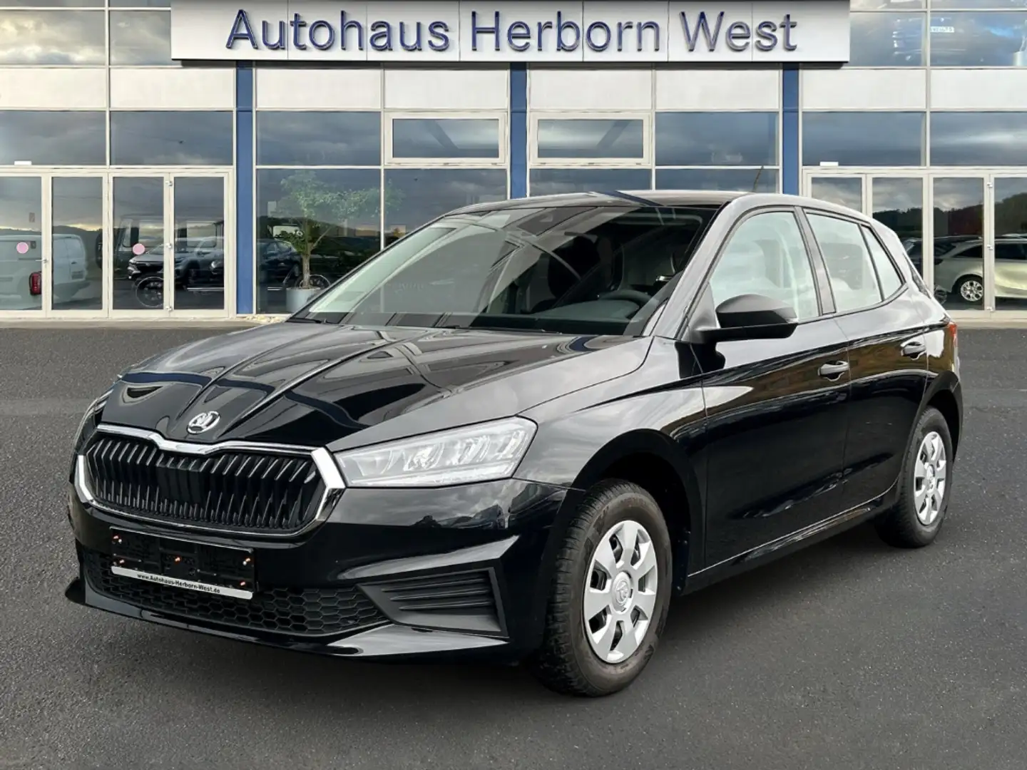 Skoda Fabia 1.0 TSI Essence LED Allwetterreifen Klima PDC hint Negro - 1