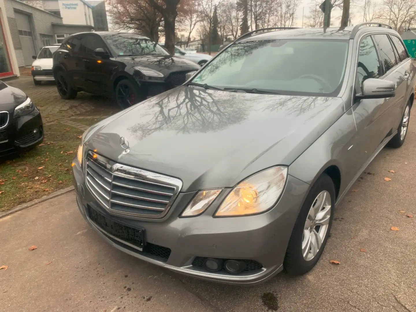 Mercedes-Benz E 200 T CDI BlueEFF*6-Gang*125'km* Grau - 2