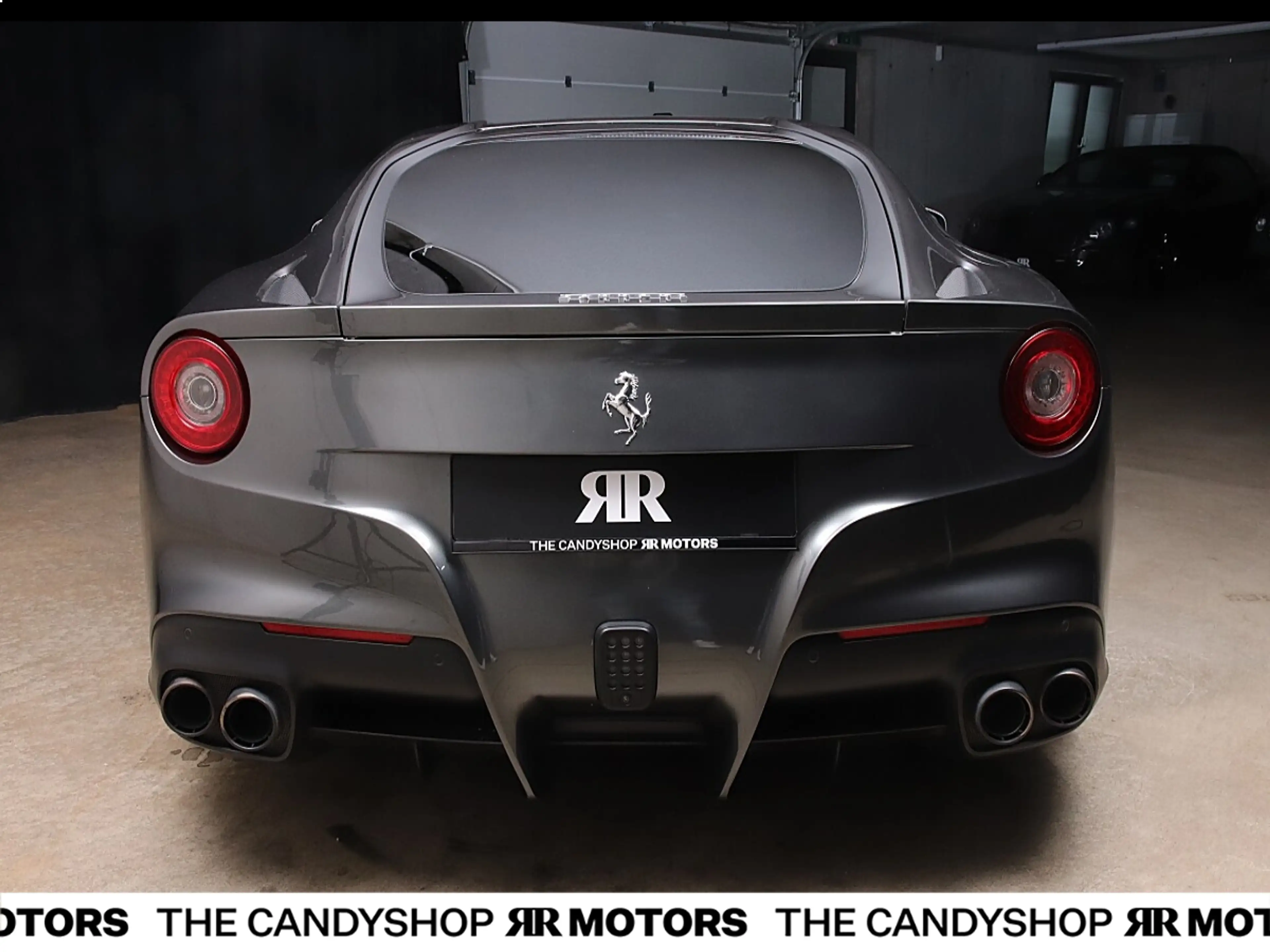 Ferrari F12 Berlinetta *Carbon*Lift*Grigio_Silverstone* — photo 5