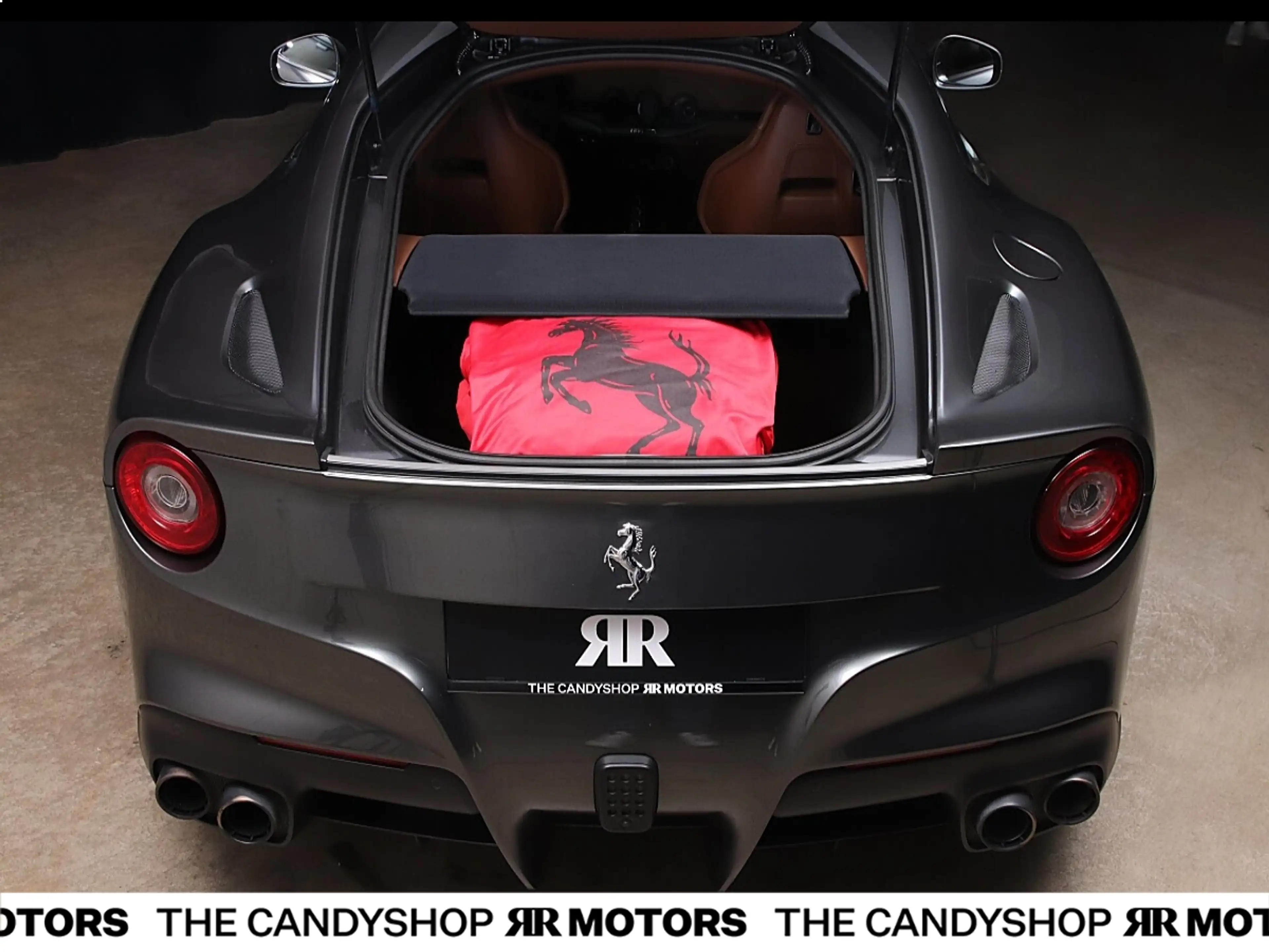 Ferrari F12 Berlinetta *Carbon*Lift*Grigio_Silverstone* — photo 9