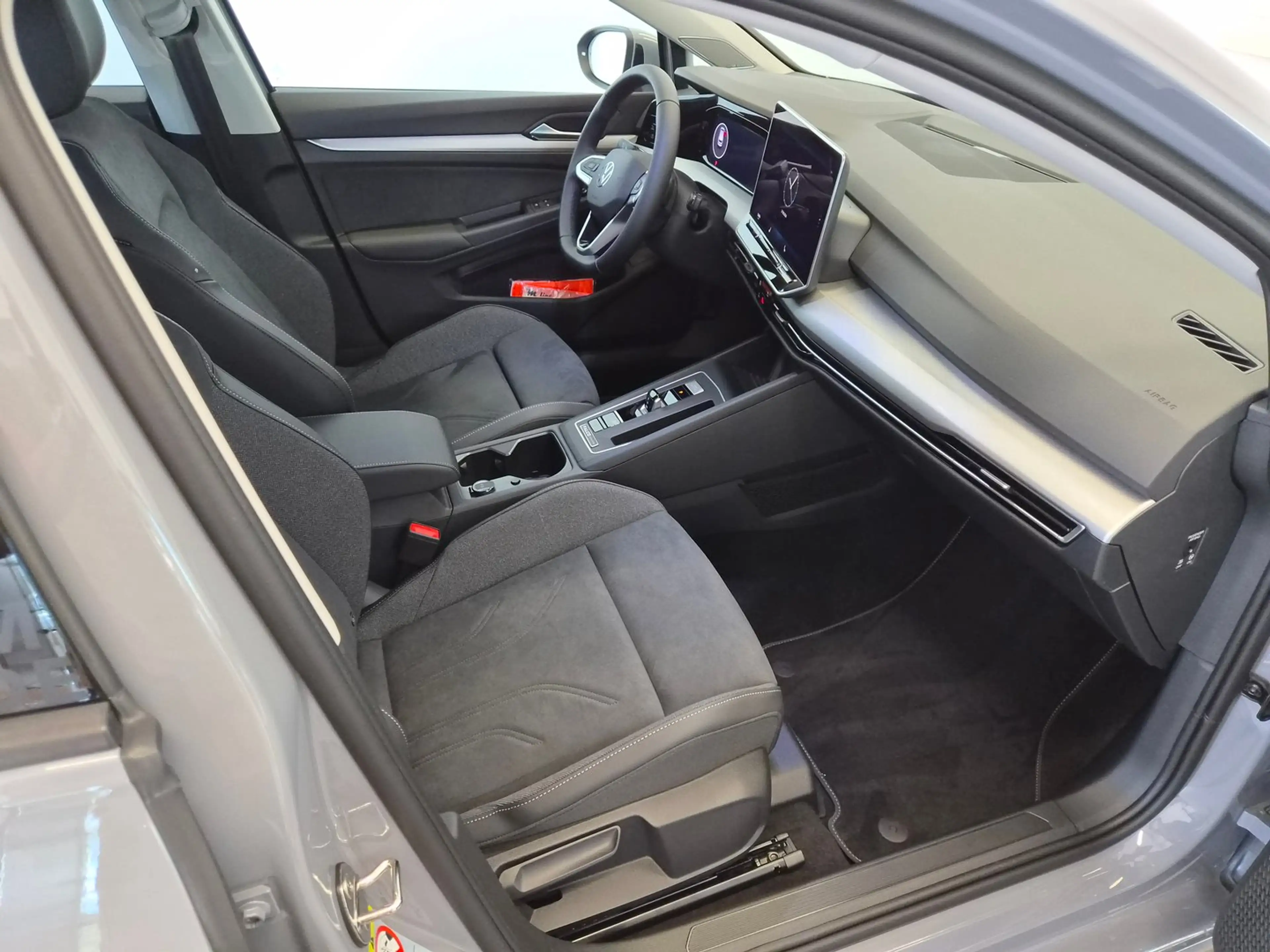 Volkswagen Golf Falco Edition mHEV DSG — photo 4