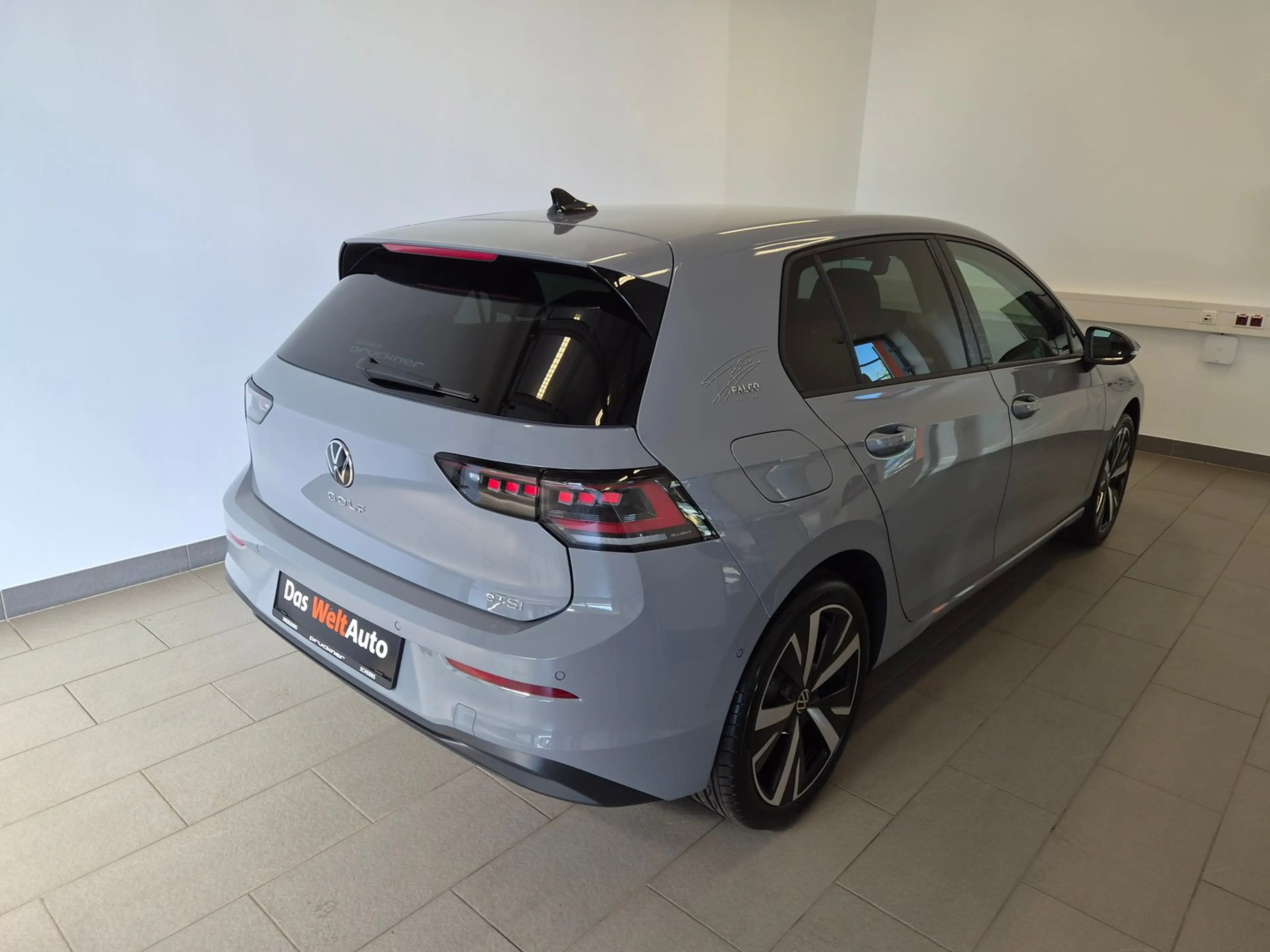 Volkswagen Golf Falco Edition mHEV DSG — photo 2
