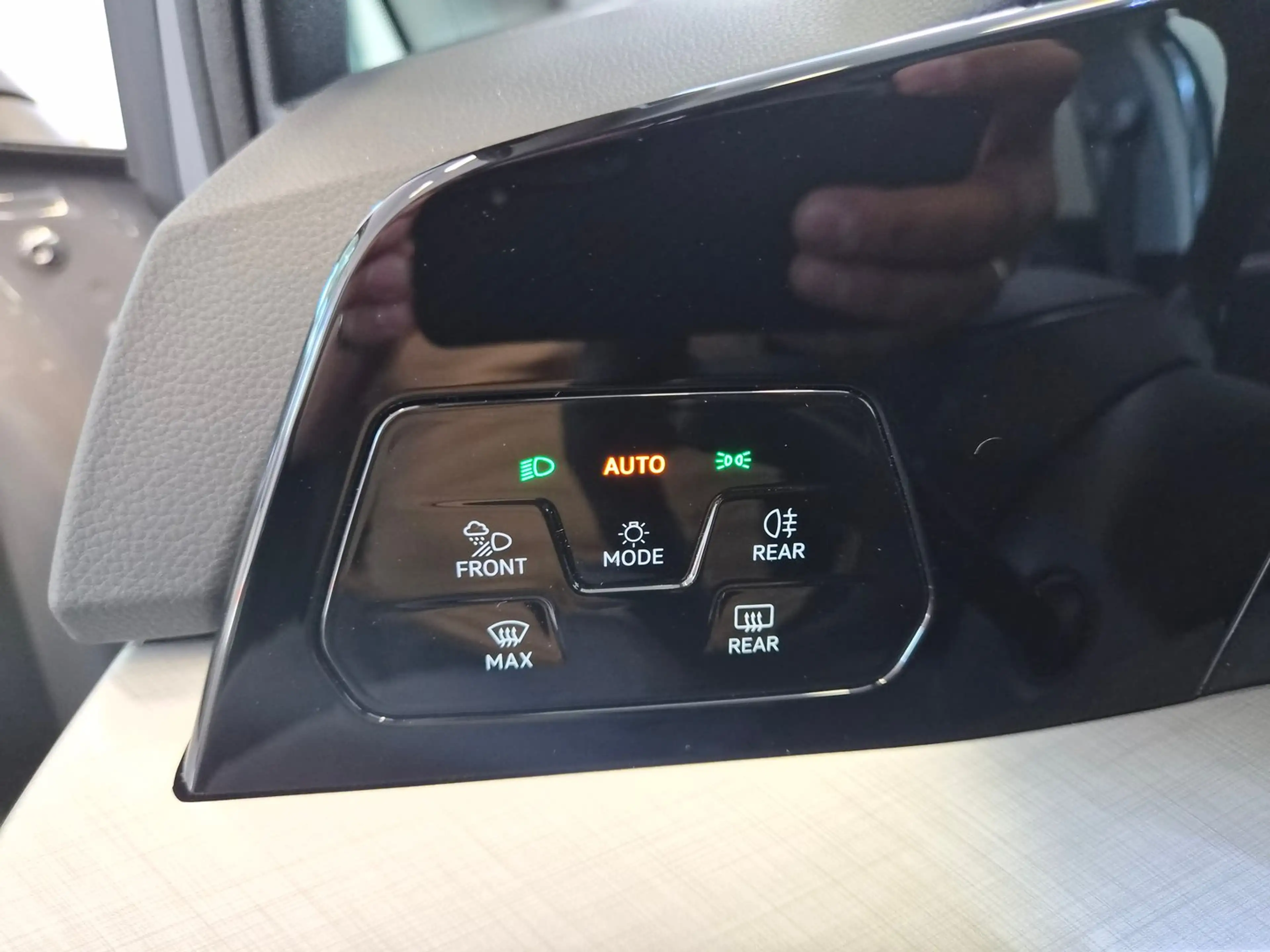 Volkswagen Golf Falco Edition mHEV DSG — photo 3