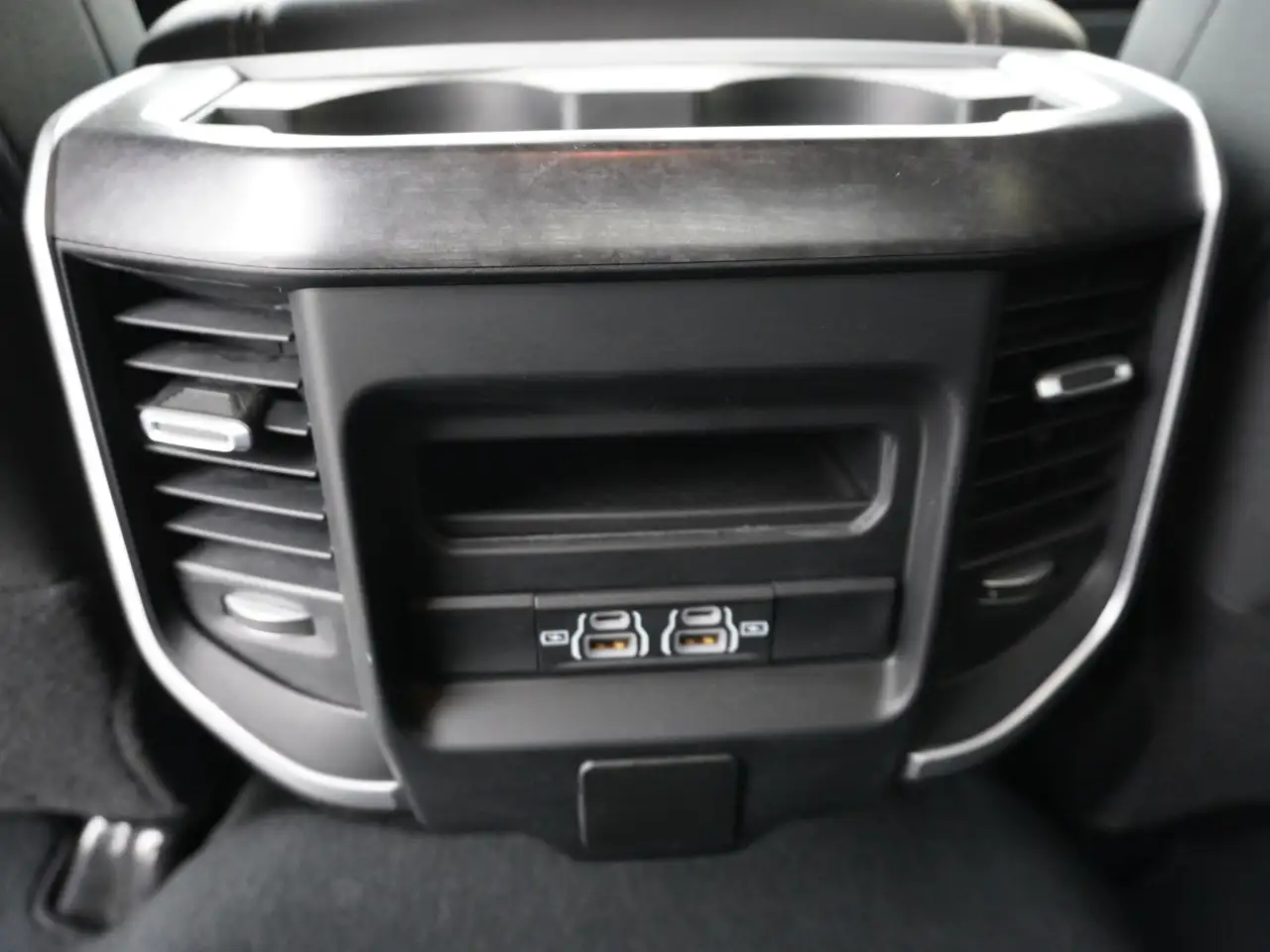 RAM 3500 снимка RAM 3500