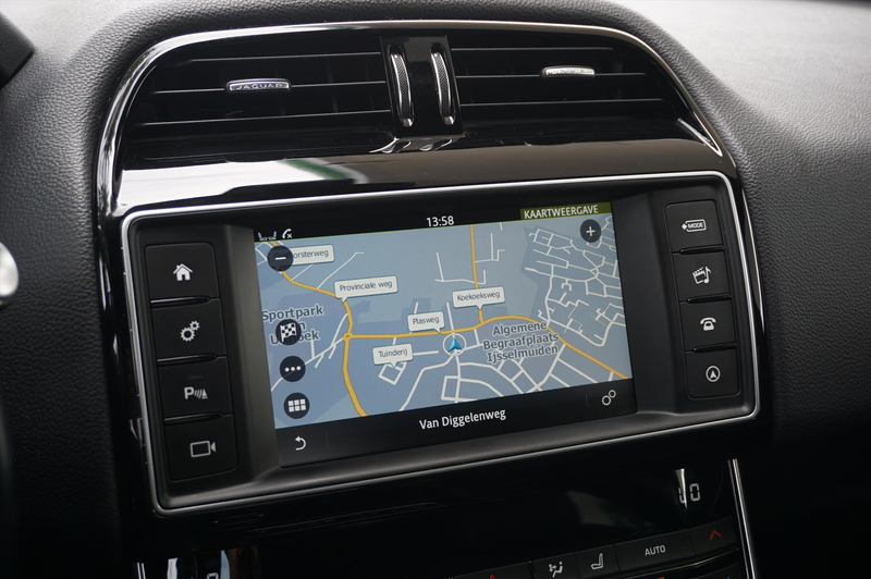 Jaguar XE 2.0D Portfoilio R-Sport / Org NL / Camera / Navi / — photo 12