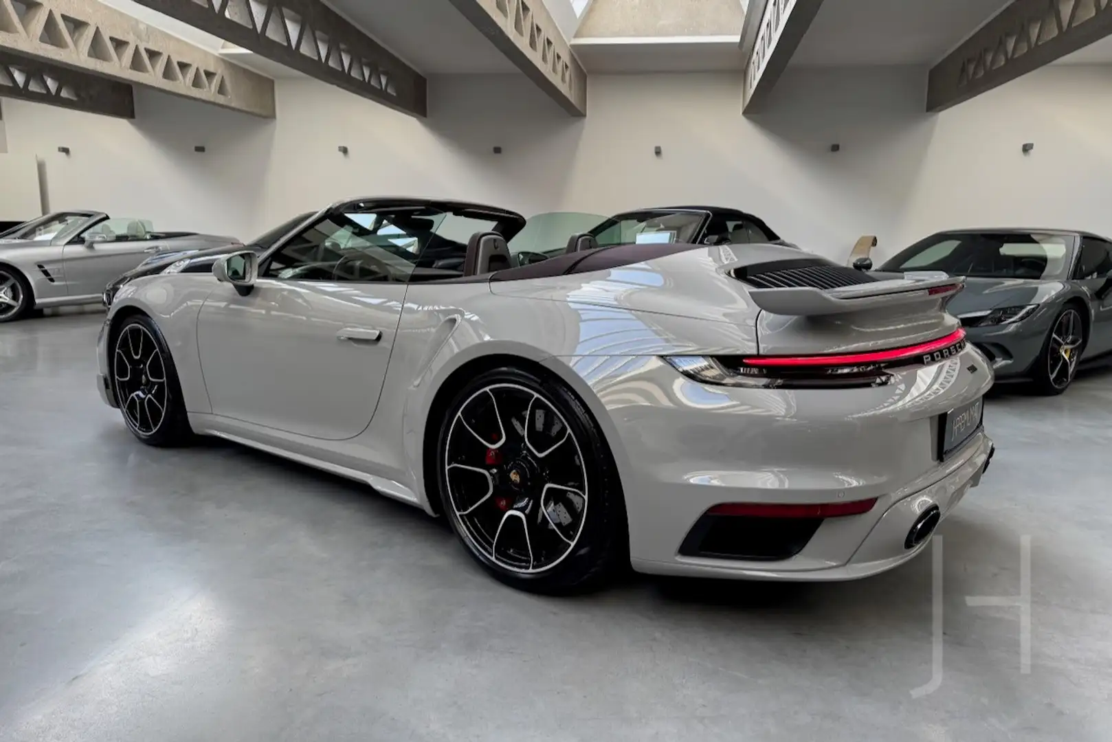 Porsche 992 911 turbo  cabriolet Grau - 2
