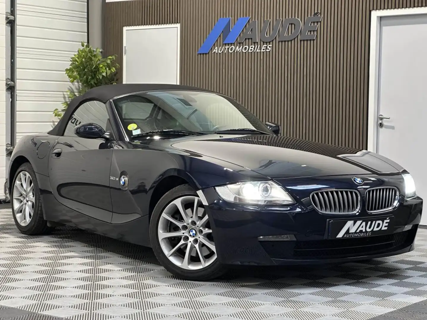 BMW Z4 E85 Roadster 3.0si 265 ch - Immat France Blauw - 1