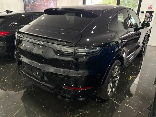 Porsche Cayenne view 5