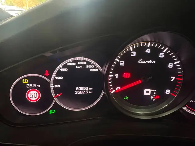 Porsche Cayenne view 13