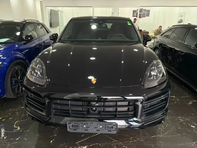 Porsche Cayenne view 2
