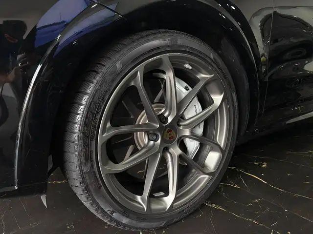 Porsche Cayenne view 7