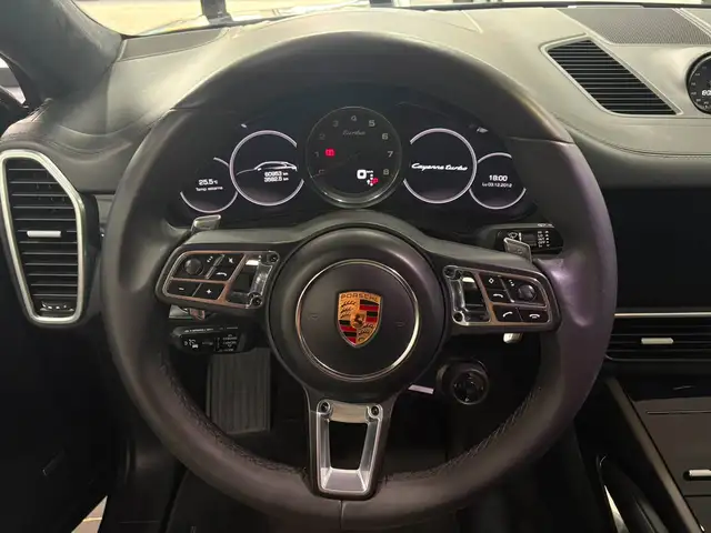 Porsche Cayenne view 12