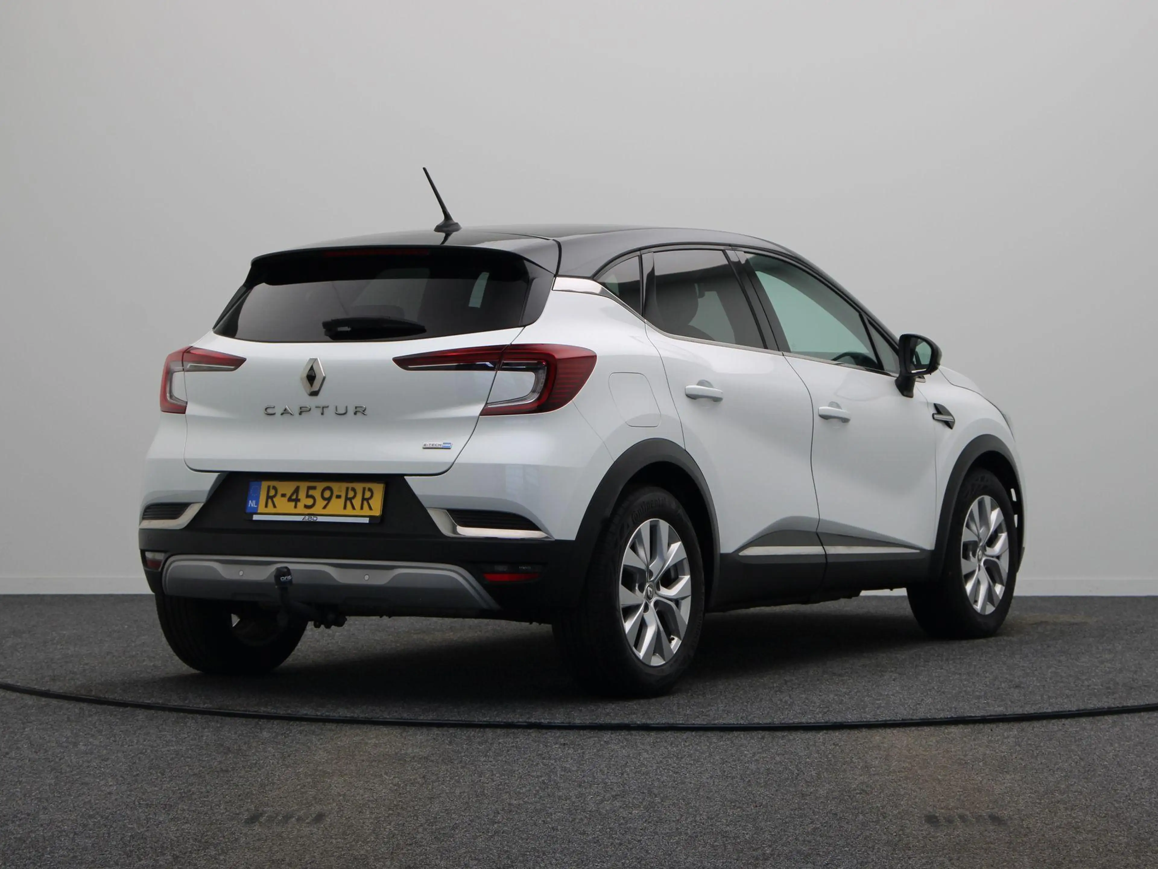 Renault Captur E-Tech Hybrid 145pk Intens | Trekhaak | Navigatie — photo 11